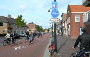 在部分道路，單車有優先使用權；Fietsstraat/ John Tarantino@Wikipedia/ CC BY-SA